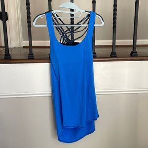 Lululemon workout top w/ built in bra